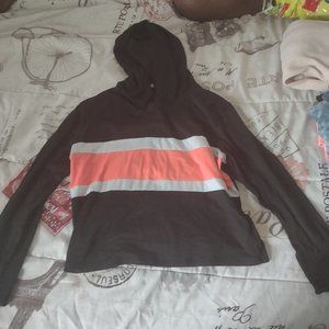 cropped shirt with hood